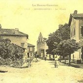 Photo ancienne de la place à Sengouagnet